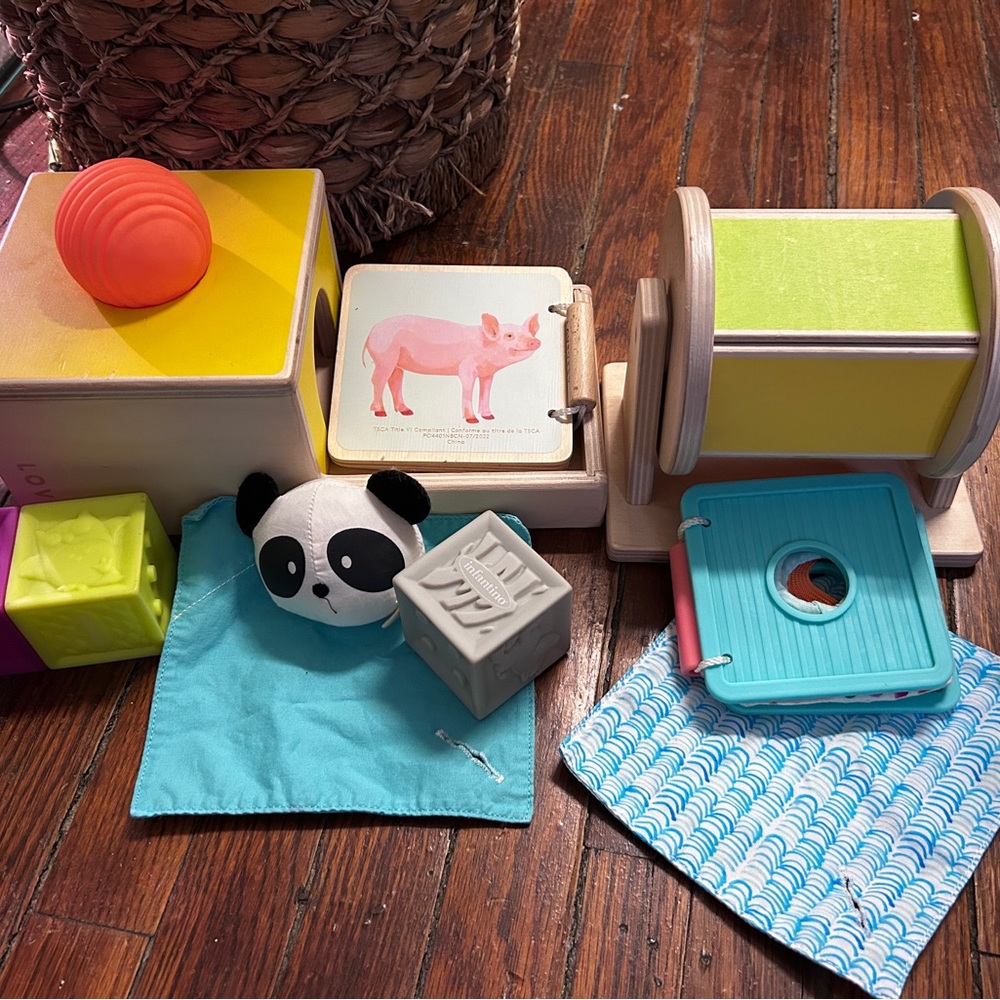 Past of the sensory kit from Lovevery Learning Toy Set